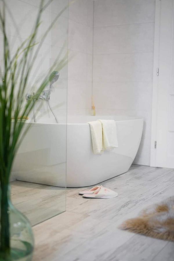 Bl - The Penthouse, 24Hr Self Check-In, 2 Bedrooms, Fireplace, Ac, Panoramic View From Main Balcony, 3-Minute Walk To City Center Banská Bystrica Exterior foto